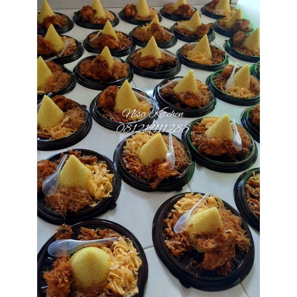 

tumpeng mini/nasi bento karakter