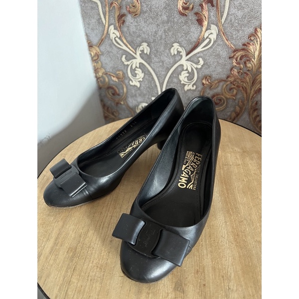 preloved sepatu salvatore ferragamo