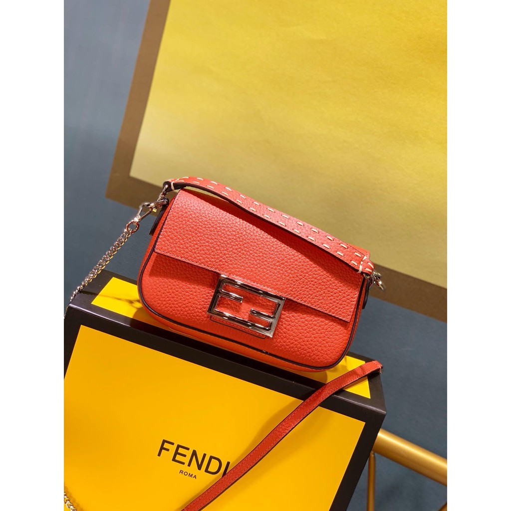 harga clutch fendi