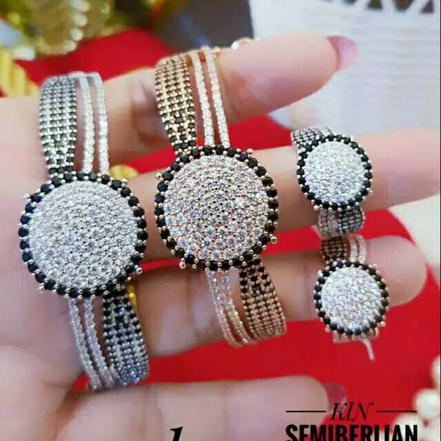 Set gelang dan cincin replika berlian lapis emas 24 karat