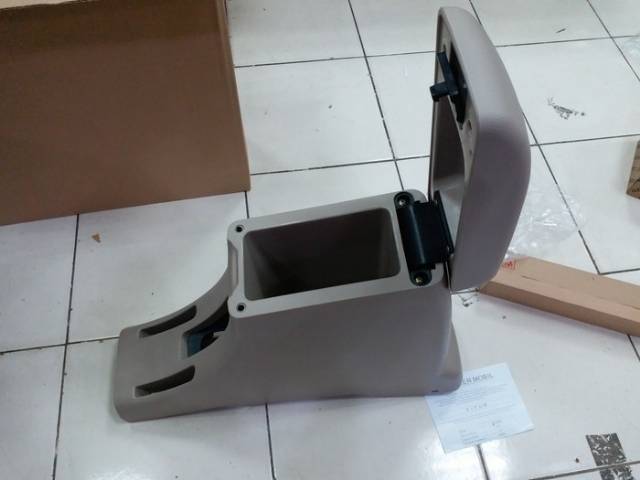 Consule box ertiga