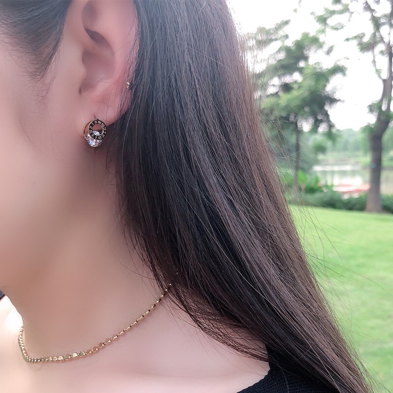 Anting Titanium Romawi Single Diamond Korea Style Fashion