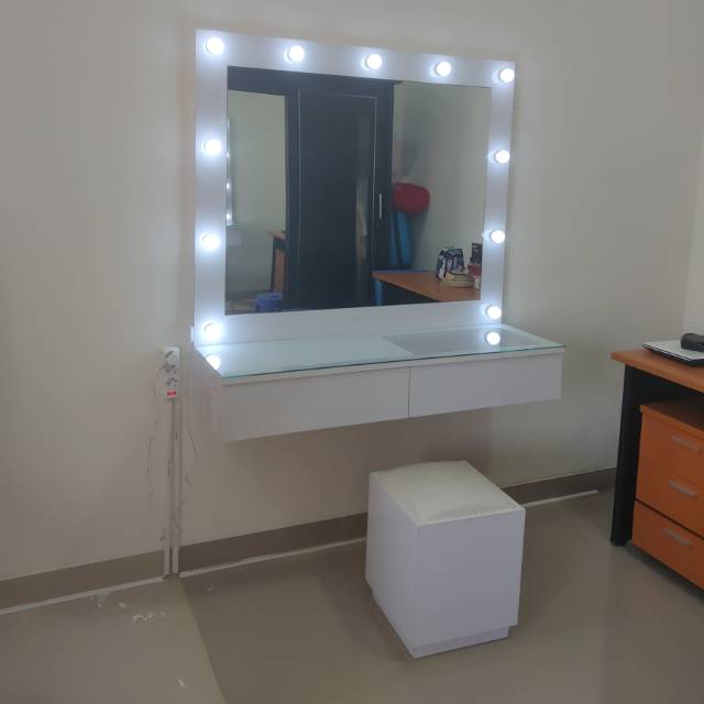 meja rias lampu model gantung