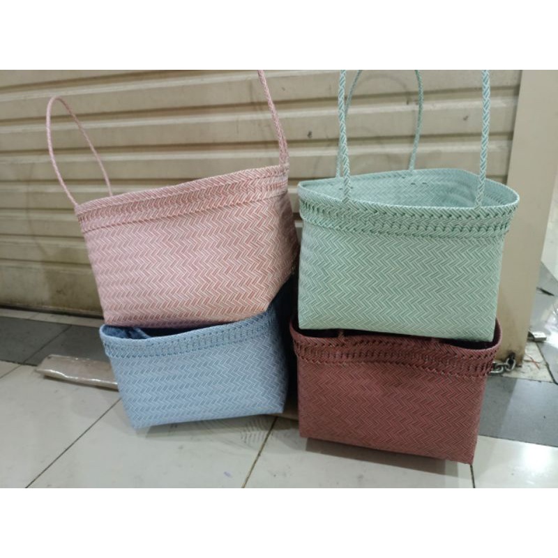 

tas anyaman bahan premium bahan tebal isi 1 pcs