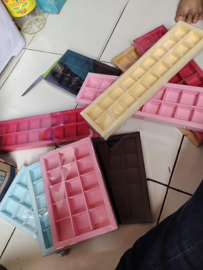 Box Coklat Sekat 15 (5x3) Sdh Jadi Kotak