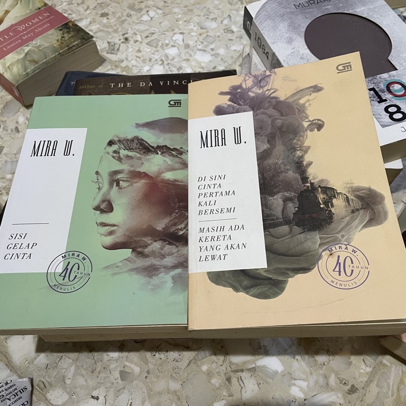 Preloved Novel Mira W Sisi Gelap Cinta & Masih Ada Kereta yang Akan Lewat