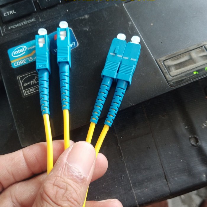 PASANG KONECTOR FIBER OPTIC