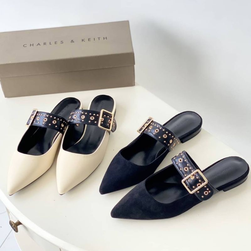 Sepatu ck sandal flat selop hitam putih