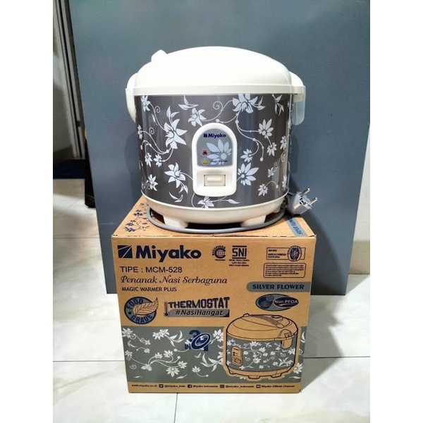 RICE COOKER MIYAKO 528