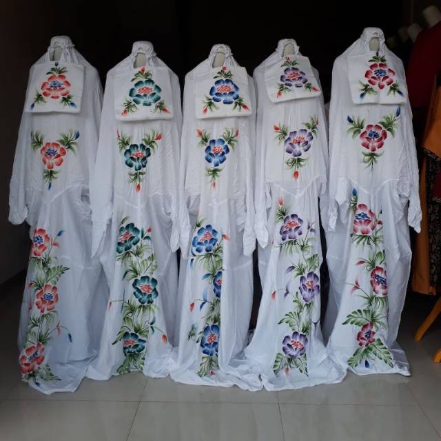 Mukena batik lukis mawar satu,size dewasa,lajur terusan,rayon santung adem nyaman,batik Pekalongan