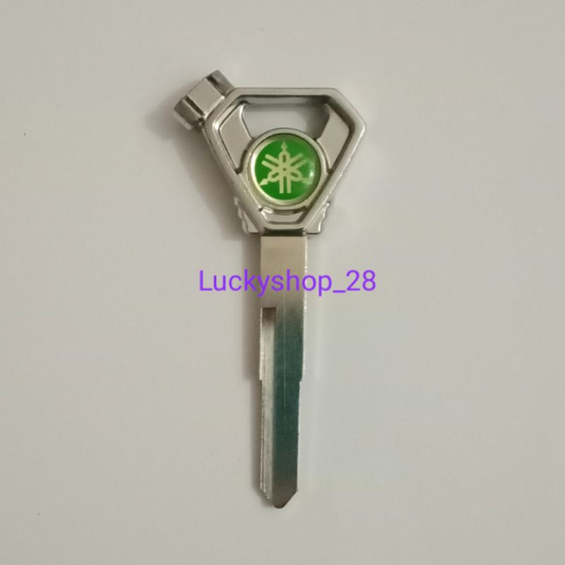 Bahan kunci motor variasi Yamaha Xeon + tutup magnet ( KANAN )-Hijau