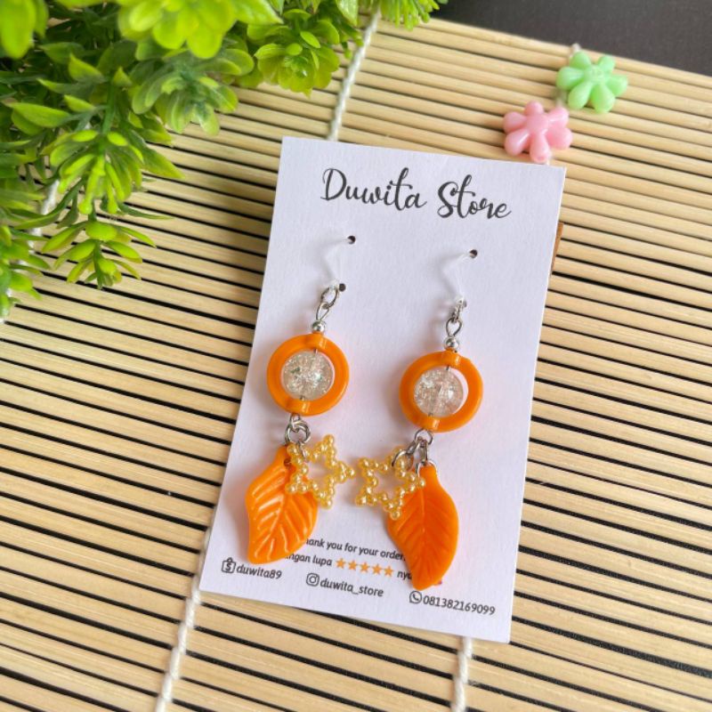 HANDMADE ANTING DEWASA KAITAN PLASTIK/SILVER MOTIF MUTIARA DAUN