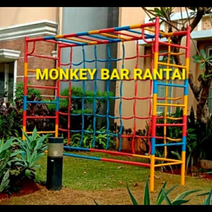 Ayunan Monkey Bar Rantai. Arena Bermain Anak