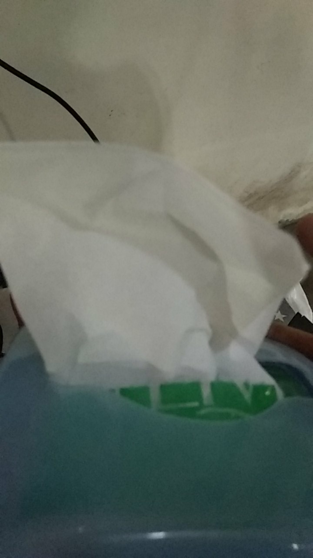 Tissue Makan Belah Lipat