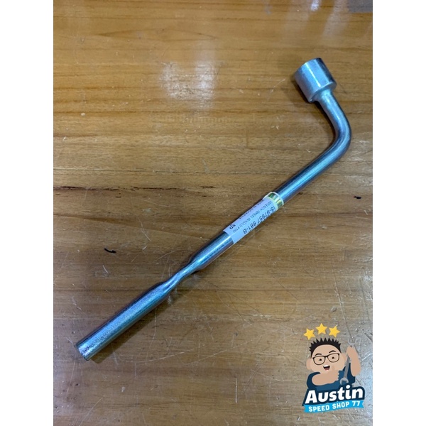 Kunci Roda Isuzu Panther Original 8-97957 881-B