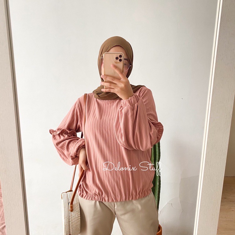 Isvania knit top