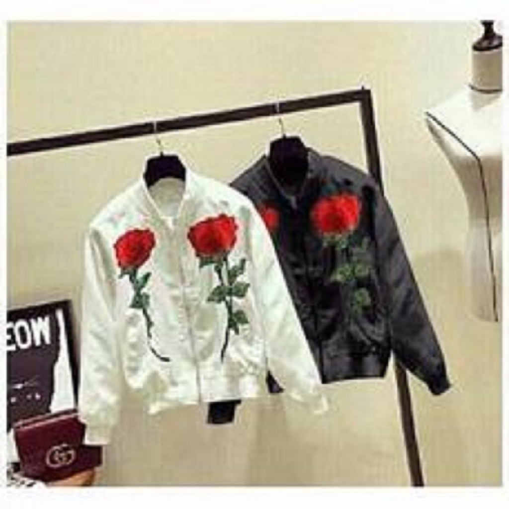 [Bomber Mawar BC]Jaket wanita babytery BLACK/WHITE