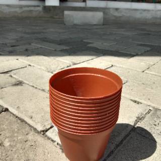 HARGA PERLUSIN Pot bunga Plastik Merah Bata dan Hijau HARGA PERLUSIN Pot bunga Plastik Merah Bata dan Hijau