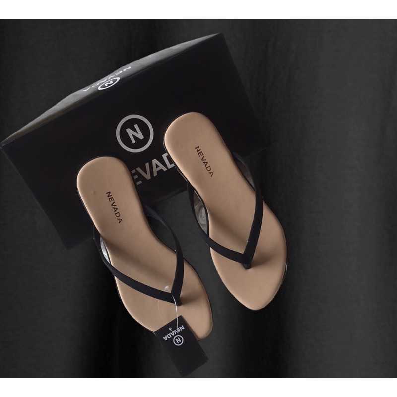 sandal nevada/sandal wanita/sandal Japit NVD/sandalcewek/sandalmurah/sandalsantai-hitam