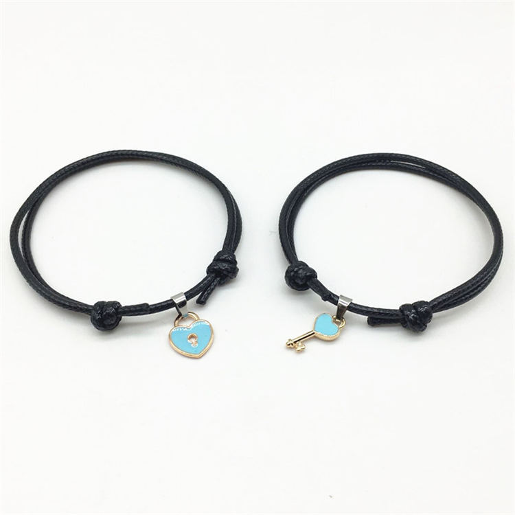 2pcs / Set Gelang Tali Warna Hitam Desain Kunci Gembok Untuk Pasangan