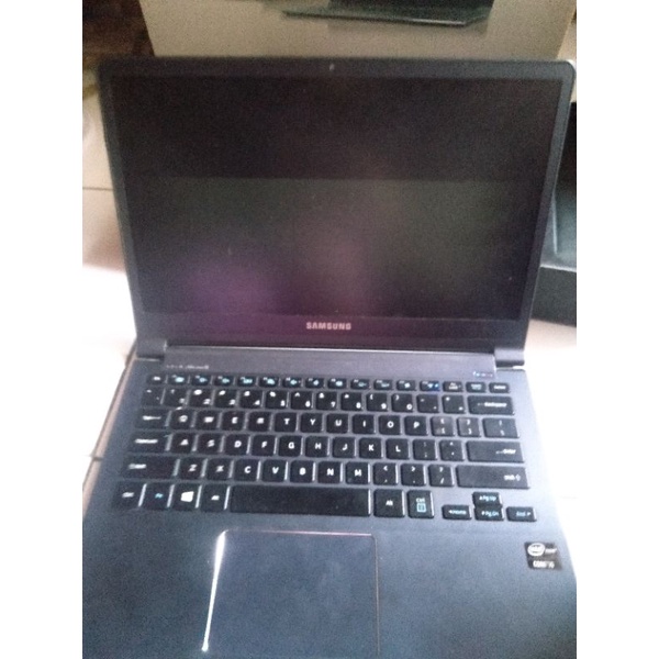 Laptop SAMSUNG NP900X3C dan notebook hp mini 200