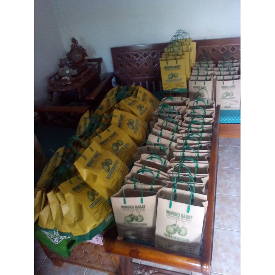 

Kkeanashop Wingko Babat Asli Cap Tiga Kelapa Muda Oleh-Oleh Semarang Murah