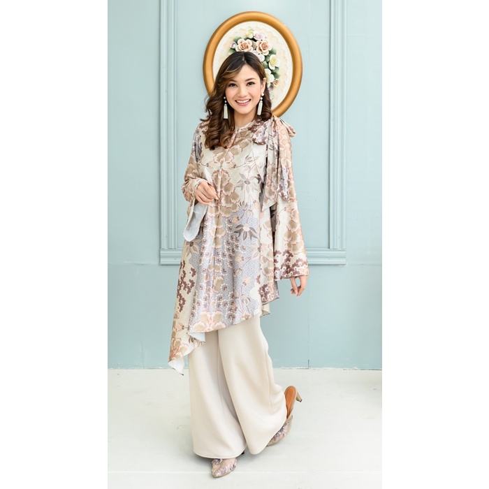 Chloe Tunic in Rosy Peach - Wearing Klamby - XS