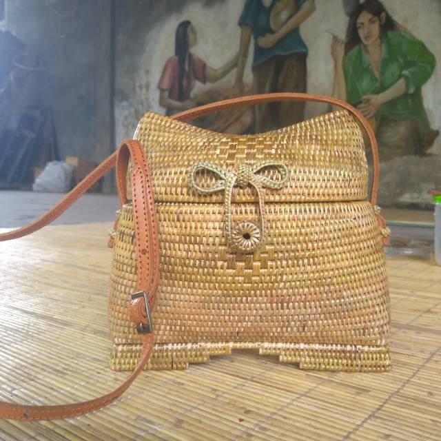 Tas Rotan Ate Premium Etnik Lombok Bali / Tas Selempang Wanita Kekinian - Export Quality