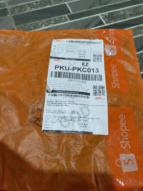 Abu Abu Mlungker Kemeja Batik Pria Lengan Panjang Berfuring