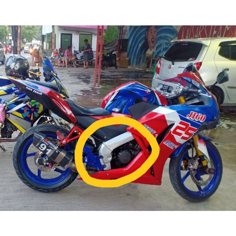 COVER DELTABOX CBR 150 LOKAL/CBR K45a