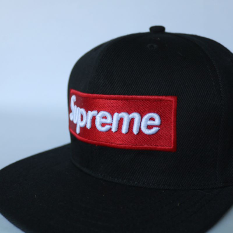 Snapback topi supreme