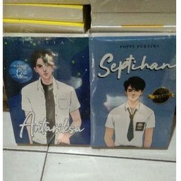 

Sepaket 2 buku antariksa - septihan