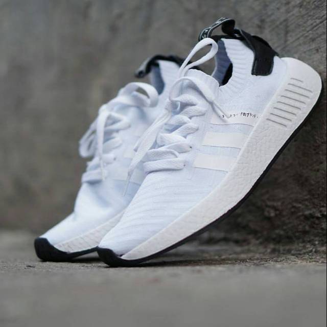 Adidas NMD R2 PK JAPAN IMPORT. SEPATU ADIDAS NMD. SEPATU RUNNING ADIDAS. SNEAKERS ADIDAS NMD