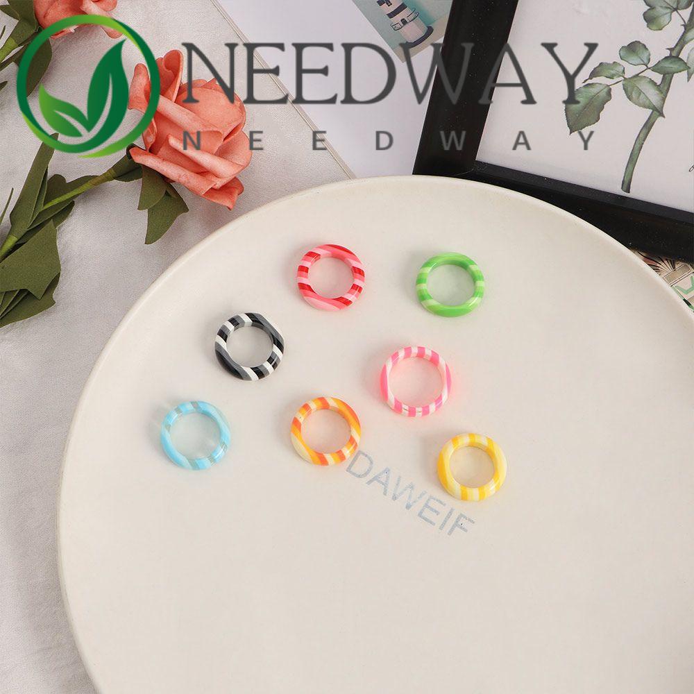 Needway  Vintage Resin Rings Round Fashion Jewelry Finger Ring Colorful Men Sweet Exquisite Acrylic For Women Stripe/Multicolor