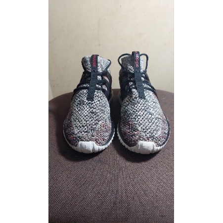 Sepatu adidas tubular second