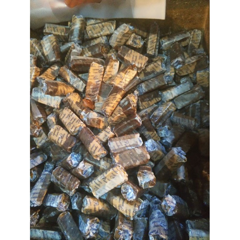 

dodol garut lgzit. 30000/kg