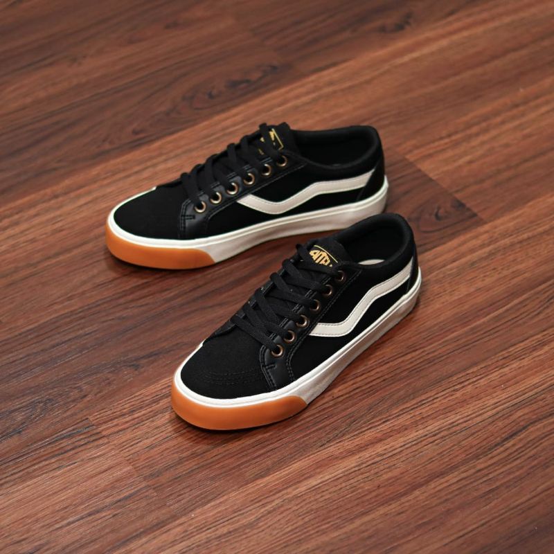 Ventela Republic Gum Black Low Original 100%