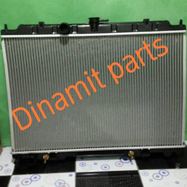 Radiator nissan xtrail T30 serena C24