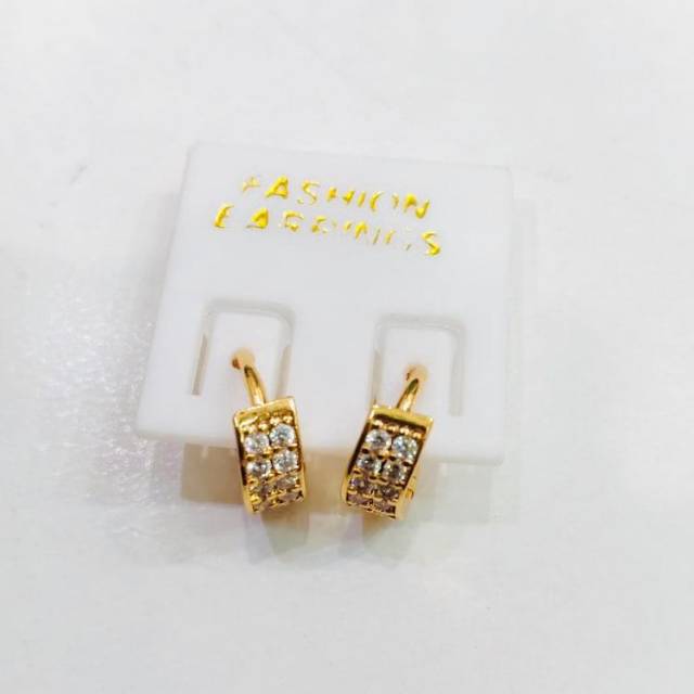 Anting wanita //anting lapis emas //anting permata //anting replika emas