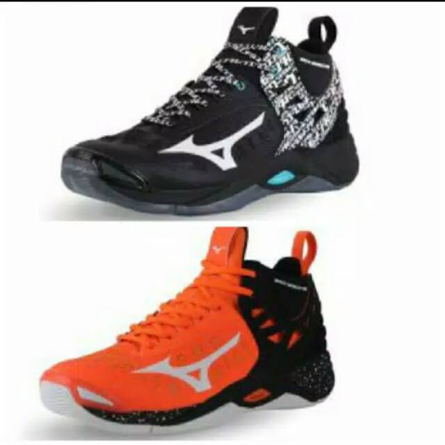 Sepatu voli mizuno wave momentum mid