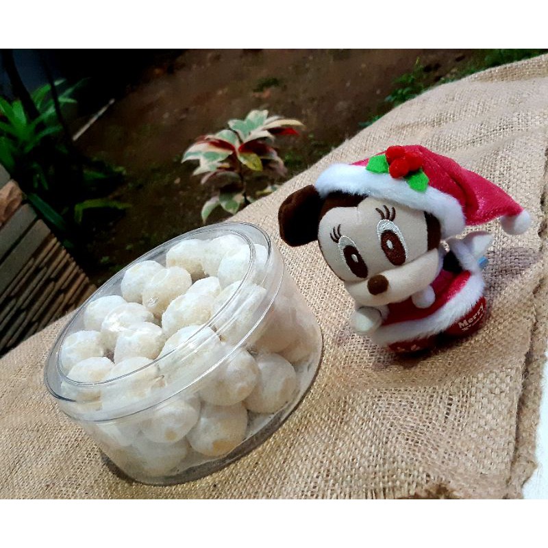 

Cheesy Snow Ball