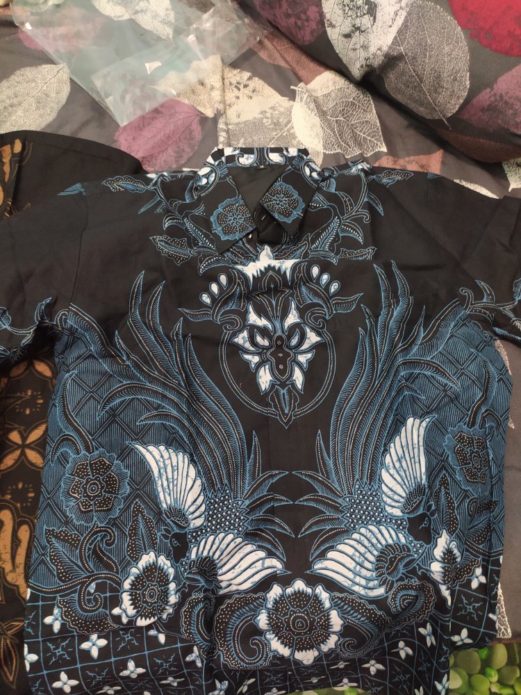 Kemeja Batik Pria Lengan Panjang Navy Lapis Furing Reguler Fit Katun Primisima Batik Solo