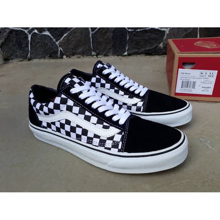 harga vans old skool checkerboard