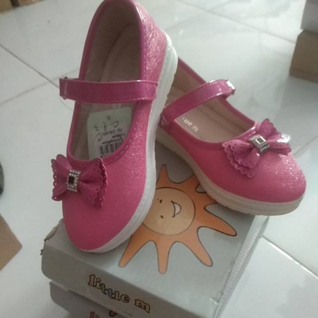 Sepatu little m