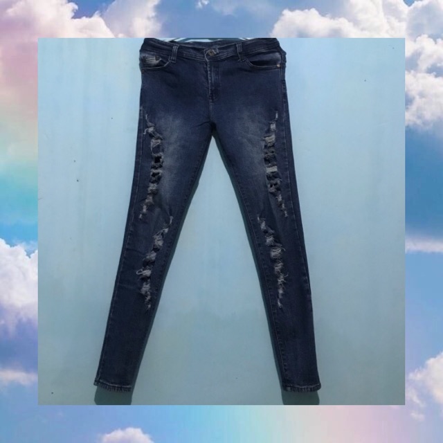 RIPPED JEANS (preloved)