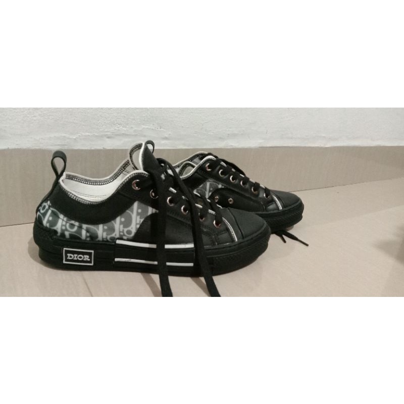 Sepatu Dior Black