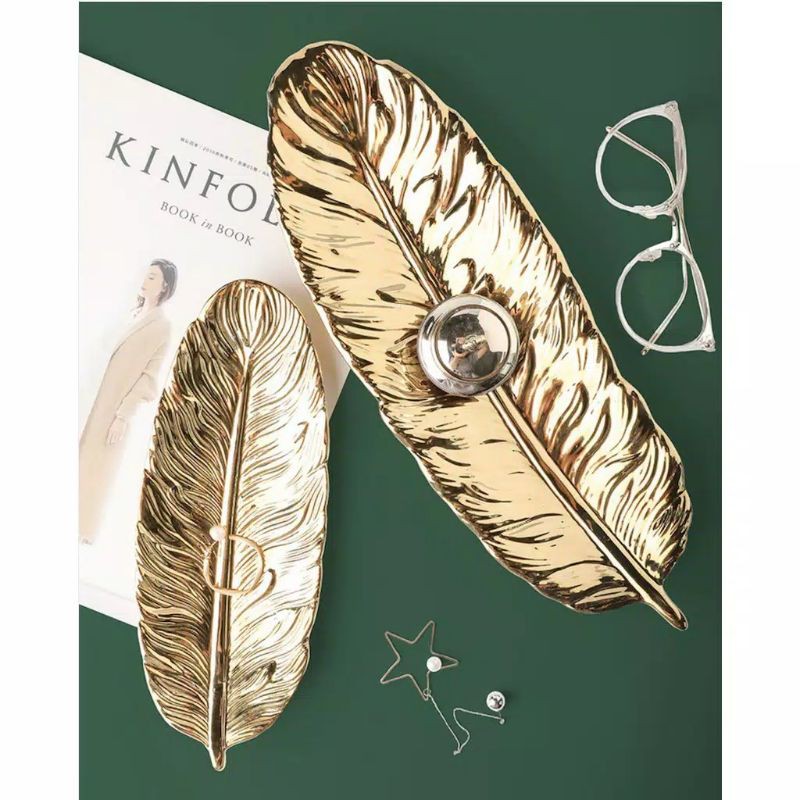 Piring keramik motif daun pisang  /alat rumah tangga