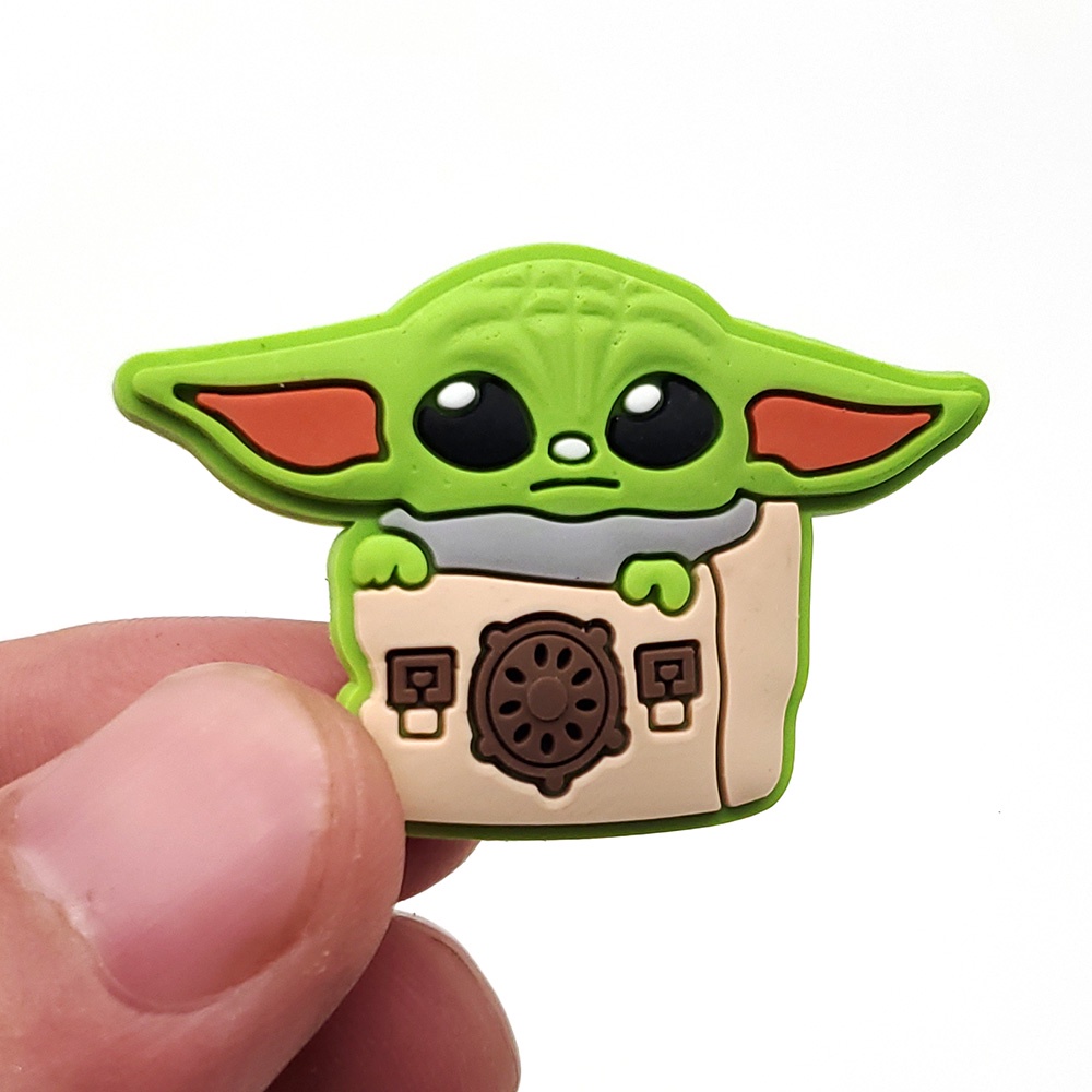 Crocs Pin 1pcs Yoda yang lucu shoe charms decorate sandal accessories  Jibbitz Bahan DIY Dapat Dilepas Hadiah Anak