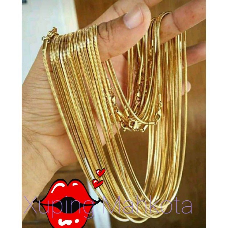 KALUNG TITANIUM PRIA -WANITA MODEL KOTAK WARNA EMAS K 020