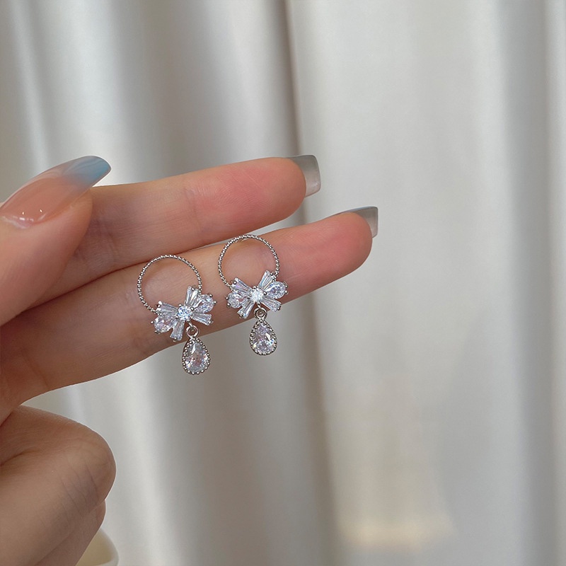 Anting Tusuk Berlian Imitasi Model Pita Gaya Jepang / Korea Untuk Wanita